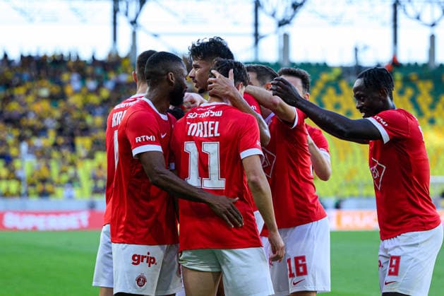 Hapoel Tel Aviv seen celebrating goal during UEFA Conference League 2026 27 3rd qualifying round 2nd leg match between teams of GKS Katowice and Hapoel Tel Aviv in Katowice, Poland (Tomasz Karczewski Ball Raw Images) Katowice Arena Katowice Poland Copyright: xTomaszxKarczewskix tomaszkarczewski_gks_hapoel_2627_TK2_0167