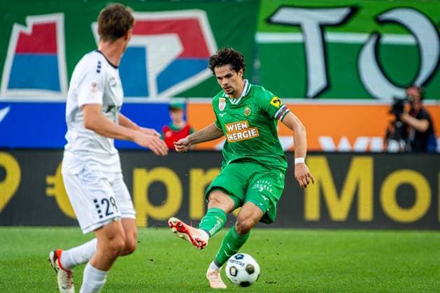SOCCER - UEFA ECL, Rapid vs Paide VIENNA,AUSTRIA,12.AUG.26 - SOCCER - UEFA Conference League, qualification, SK Rapid Wien vs Paide Linnameeskond. Image shows Oskar Hoim (Paide) and Jakob Schoeller (Rapid).  GEPAxpictures xKevinxHackner