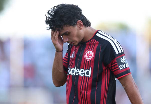 12.08.2026, Fussball Testspiel, FSV Frankfurt - Eintracht Frankfurt, v.l., Can Uzun (Eintracht Frankfurt) enttaeuscht, enttaeuscht schauend, dissapointed, traurig, frustiert, frust, gefrustet, frustrated DFL DFB REGULATIONS PROHIBIT ANY USE OF PHOTOGRAPHS AS IMAGE SEQUENCES AND OR QUASI-VIDEO. xdcx *** August 12, 2026, Soccer Friendly Match, FSV Frankfurt vs. Eintracht Frankfurt, from left: Can Uzun, Eintracht Frankfurt, looking disappointed, disappointed, sad, frustrated, frustration, frustrated DFL DFB REGULATIONS PROHIBIT ANY USE OF PHOTOGRAPHS AS IMAGE SEQUENCES AND OR QUASI-VIDEO xdcx Copyright: HMBxMedia Claus