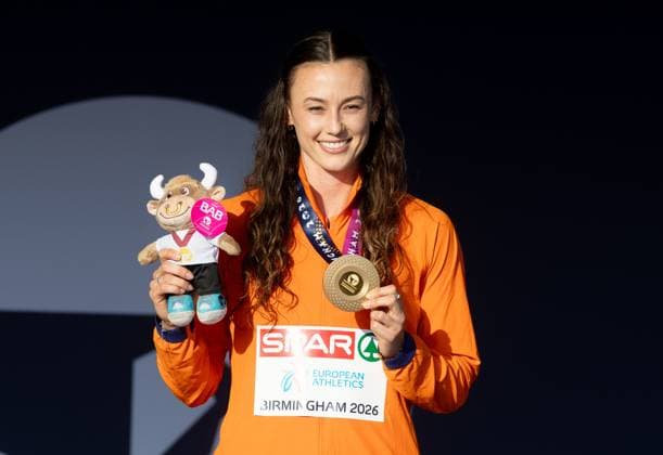 BIRMINGHAM - Nadine Visser during the 100-meter hurdles medal ceremony on the third day of the European Athletics Championships. IRIS VAN DEN BROEK ANP xVIxANPxSportx xxANPxIVx 565329563 originalFilename: 565329563.jpg