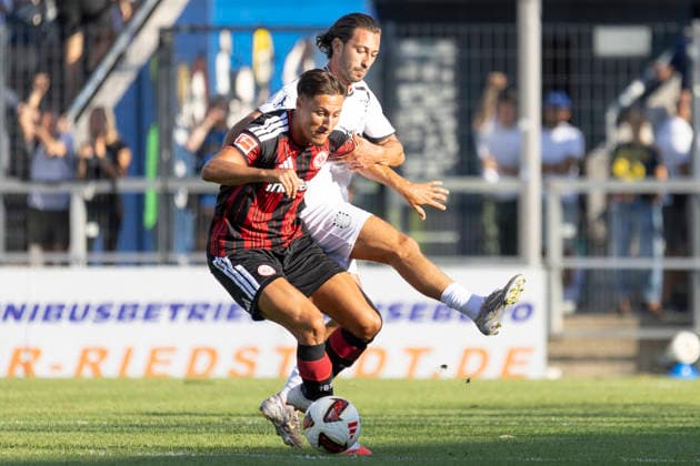 Testspiel: FSV Frankfurt - Eintracht Frankfurt, 12.08.2026 Younes Ebnoutalib (Eintracht Frankfurt 11) im zweikampf mit Giorgio del Vecchio (FSV Frankfurt 8) um den Ball, FSV Frankfurt - Eintracht Frankfurt, Frankfurt, BBBank Arena, 12.8.2026 *** Friendly Match: FSV Frankfurt vs. Eintracht Frankfurt, August 12, 2026. Younes Ebnoutalib (Eintracht Frankfurt, No. 11) battles for the ball with Giorgio del Vecchio (FSV Frankfurt, No. 8). FSV Frankfurt vs. Eintracht Frankfurt, Frankfurt, BBBank Arena, August 12, 2026 Copyright: xBEAUTIFULxSPORTS Gawlikx