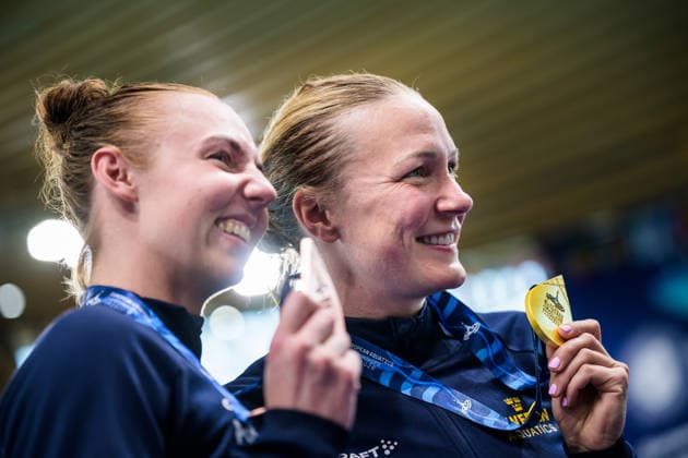 260812 Sara Junevik and Sarah Sjöström of Sweden pose with their bronze and gold medals after women™s 50 meters butterfly swimming final during day 13 of the 2026 European Aquatics Championships on August 12, 2026 in Saint-Denis. Photo: Joel Marklund BILDBYRAN kod JM JM0840 bbeng simning swimming svomming 2026 european aquatics championships em dam Sverige Sweden EM-guld EM-brons guld brons medalj guldmedalj bronsmedalj *** August 12, 2026: Sara Junevik and Sarah Sjöström of Sweden pose with their bronze and gold medals after the women’s 50-meter butterfly swimming final on Day 13 of the 2026 European Aquatics Championships on August 12, 2026 in Saint-Denis. Photo by Joel Marklund. BILDBYRAN code JM JM0840 bbeng swimming 2026 European Aquatics Championships European Championships women s Sweden European Championships gold European Championships bronze gold bronze medal gold medal bronze medal  Copyright: JOELxMARKLUND BB260812JM111