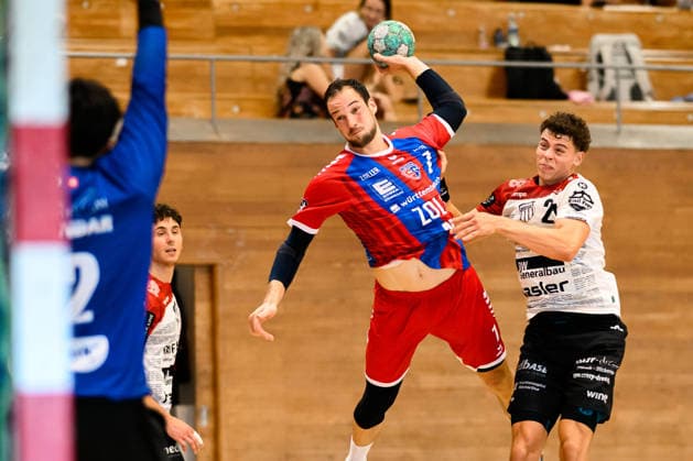Bietigheim: HBL - 26 27 - SG BBM Bietigheim - Pfadi Winterthur Dominik Claus (Bietigheim) Bietigheim-Bissingen Halle am Viadukt Baden-Württemberg Deutschland *** Bietigheim HBL 26 27 SG BBM Bietigheim Pfadi Winterthur Dominik Claus Bietigheim Bietigheim Bissingen Halle am Viadukt Baden-Württemberg Germany