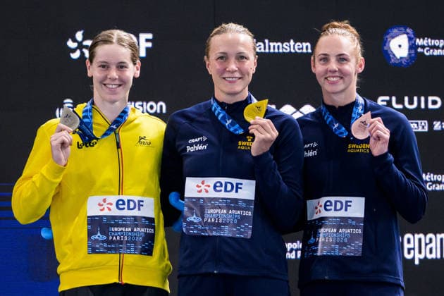 260812 Roos Vanotterdijk of Belgium, Sarah Sjöström of Sweden and Sara Junevik of Sweden pose with their silver, gold and bronze medals at the winner™s ceremony after women™s 50 meters butterfly swimming final during day 13 of the 2026 European Aquatics Championships on August 12, 2026 in Saint-Denis. Photo: Joel Marklund BILDBYRAN kod JM JM0840 bbeng simning swimming svomming 2026 european aquatics championships em dam Sverige Sweden EM-guld EM-brons guld brons medalj guldmedalj bronsmedalj *** August 12, 2026 Roos Vanotterdijk of Belgium, Sarah Sjöström of Sweden and Sara Junevik of Sweden pose with their silver, gold, and bronze medals at the winners’ ceremony following the women’s 50-meter butterfly swimming final on day 13 of the 2026 European Aquatics Championships on August 12, 2026 in Saint-Denis. Photo by Joel Marklund. BILDBYRAN code JM JM0840 bbeng swimming 2026 European Aquatics Championships European Championships women Sweden European Championships gold European Championships bronze gold bronze medal gold medal bronze medal  Copyright: JOELxMARKLUND BB260812JM115