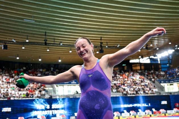 2026 European Aquatics Championships, Centre Aquatique Olympique, Paris 12 8 2026 Women™s 100m Breaststroke Final Ireland™s Mona McSharry celebrates winning a silver medal Mona McSharry celebrates winning a silver medal 12 8 2026  Copyright: xx 20260812_ASta_STC2258