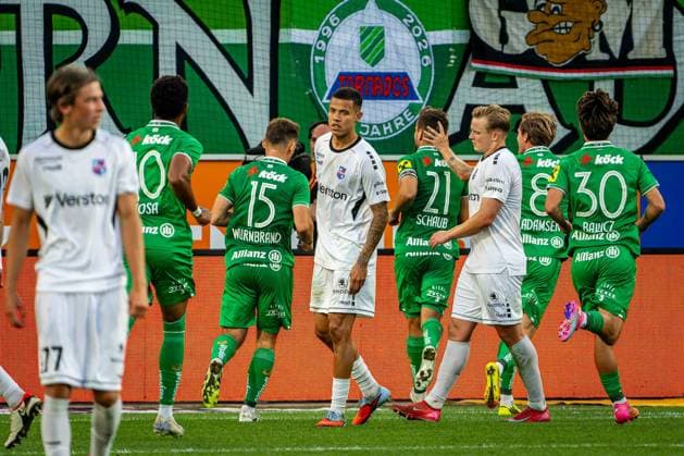 SOCCER - UEFA ECL, Rapid vs Paide VIENNA,AUSTRIA,12.AUG.26 - SOCCER - UEFA Conference League, qualification, SK Rapid Wien vs Paide Linnameeskond. Image shows the disappointment of Daniel Luts and Victor Hugo (Paide) as well as the rejoicing of Nikolaus Wurmbrand, Louis Schaub, Toni Adamsen and Nico Bajlicz (Rapid).  GEPAxpictures xKevinxHackner