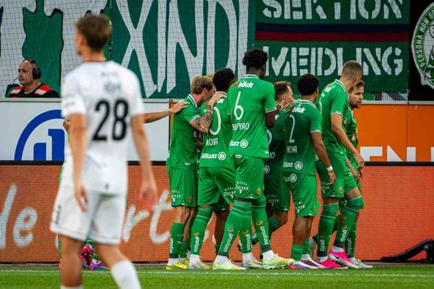 SOCCER - UEFA ECL, Rapid vs Paide VIENNA,AUSTRIA,12.AUG.26 - SOCCER - UEFA Conference League, qualification, SK Rapid Wien vs Paide Linnameeskond. Image shows the disappointment of Oskar Hoim (Paide) and the rejoicing of Toni Adamsen, Serge Philippe Raux Yao, Nikolaus Wurmbrand, Eaden Roka, Nenad Cvetkovic and Louis Schaub (Rapid).  GEPAxpictures xKevinxHackner