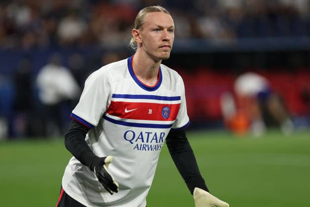 Paris Saint-Germain v Aston Villa FC - UEFA Super Cup 2026 Matvey Safonov of Paris Saint-Germain is seen during the warmup prior to the 2026 UEFA Super Cup Final match between Paris Saint-Germain and Aston Villa FC at Stadion Salzburg on August 12, 2026 in Salzburg, Austria. Salzburg Stadion Salzburg Salzburg Austria Copyright: xYigitxOermex xPsxImagesxYigitxOermex xPsxImagesx