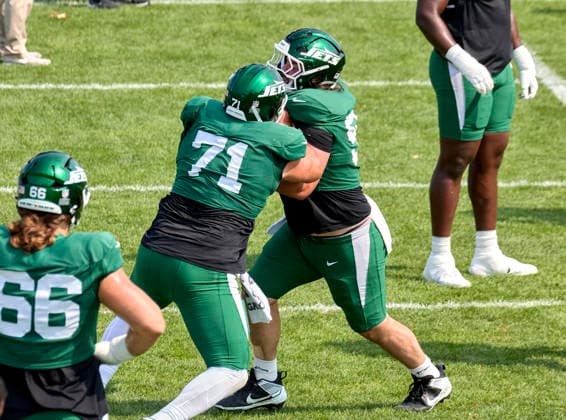 New York Jets center Josh Myers (71) and offensive linemen Liam Fornadel (50) participate during a joint practice with the Tampa Bay Buccaneers during training camp at the Atlantic Health Jets Training Center, Florham Park, New Jersey. CSM Florham Park United States - ZUMAc04_ 20260812_zma_c04_037 Copyright: xDuncanxWilliamsx