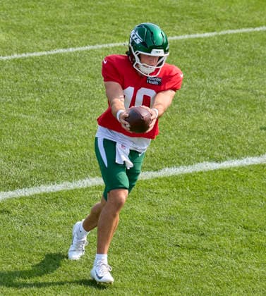 New York Jets quarterback Cade Klubnik (10) participate during a joint practice with the Tampa Bay Buccaneers during training camp at the Atlantic Health Jets Training Center, Florham Park, New Jersey. CSM Florham Park United States - ZUMAc04_ 20260812_zma_c04_045 Copyright: xDuncanxWilliamsx