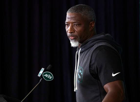 New York Jets head coach Aaron Glenn during a press conference, PK, Pressekonferenz after joint practice with the Tampa Bay Buccaneers during training camp at the Atlantic Health Jets Training Center, Florham Park, New Jersey. CSM Florham Park United States - ZUMAc04_ 20260812_zma_c04_046 Copyright: xDuncanxWilliamsx