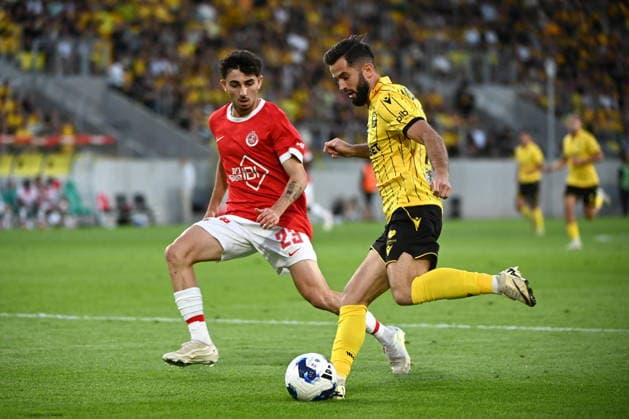 KATOWICE DRUGI MECZ III RUNDA ELIMINACJYJNA LIGA KONFERENCJI SEZON 2026 27: GKS KATOWICE - HAPOEL TEL AWIW --- UEFA CONFERENCE LEAGUE THIRD QUALIFYING ROUND SECOND MATCH: GKS KATOWICE - HAPOEL TEL AVIV MATEUSZ WDOWIAK AMIT LEMKIN FOT. KRZYSZTOF HELIOS 400MM NEWSPIX.PL --- newspix.pl POLAND OUT! 