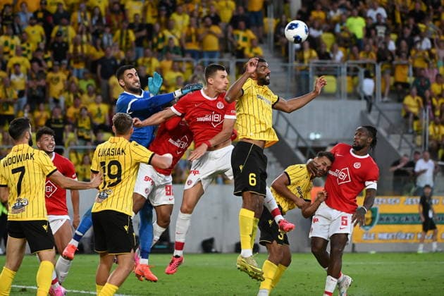KATOWICE DRUGI MECZ III RUNDA ELIMINACJYJNA LIGA KONFERENCJI SEZON 2026 27: GKS KATOWICE - HAPOEL TEL AWIW --- UEFA CONFERENCE LEAGUE THIRD QUALIFYING ROUND SECOND MATCH: GKS KATOWICE - HAPOEL TEL AVIV ANDRIAN KRAEV LUKAS KLEMENZ FOT. KRZYSZTOF HELIOS 400MM NEWSPIX.PL --- newspix.pl POLAND OUT! 