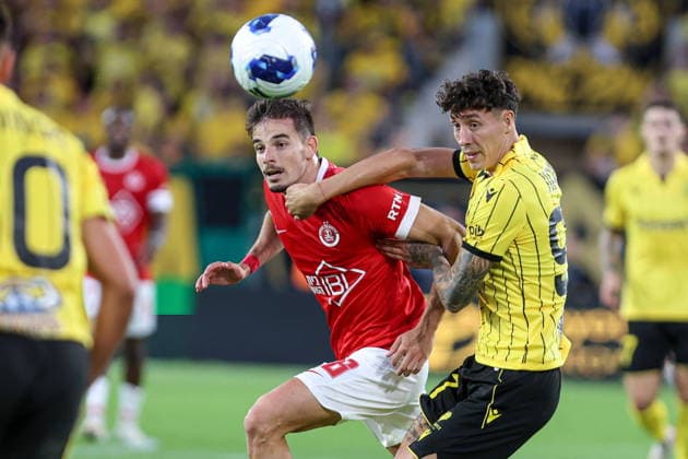 12.08.2026, Katowice Liga Konferencji UEFA sezon 2026 27 runda III kwalifikacji, GKS Katowice - Hapoel Tel Aviv - UEFA Conference League football Match season 2026 27 round III qualification GKS Katowice - Hapoel Tel Aviv Nz. Doron Leidner Erik Jirka Fot. Michal Chwieduk Arena Akcji NEWSPIX.PL --- newspix.pl POLAND OUT! 