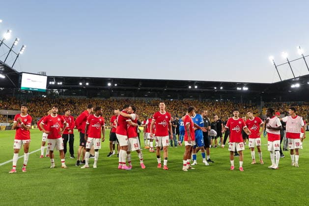 Katowice 12.08.2026. Football UEFA Conference League match between GKS Katowice and Hapoel Tel Aviv in Katowice, Poland on August 12, 2026 --- Mecz pilka nozna UEFA Conference League pomiedzy GKS Katowice a Hapoel Tel Aviv w Katowicach, Polska 12 sierpnia 2026 Persons Shown: Hapoel Tel Avivr radosc, joy Fot. Michal Gaciarz Arena Akcji NEWSPIX.PL --- newspix.pl POLAND OUT! 