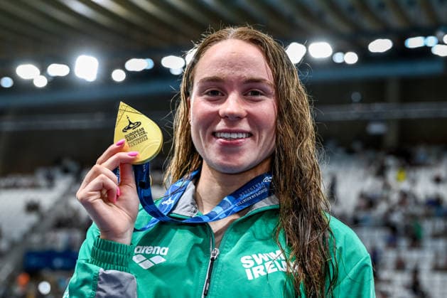 2026 European Aquatics Championships, Centre Aquatique Olympique, Paris 12 8 2026 Women™s 400m Individual Medley Final Ireland™s Grace Walshe celebrates with her gold medal Grace Walshe celebrates with her gold medal 12 8 2026  Copyright: xx 20260812_ASta_STC2610