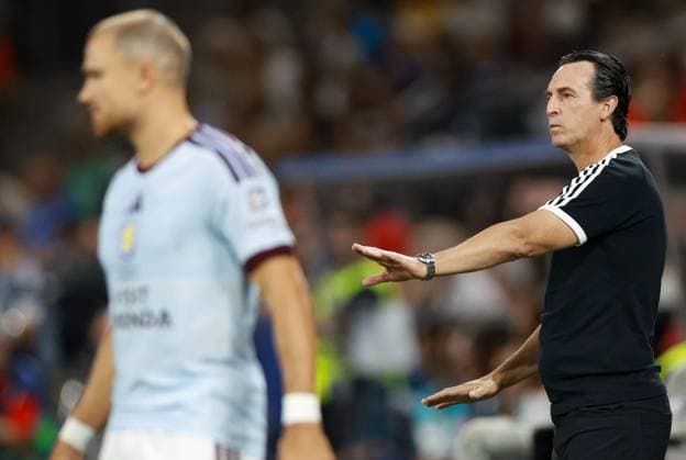 Aston Villa Manager Unai Emery Paris St Germain v Aston Villa, UEFA Super Cup Final, Football, Red Bull Arena, Salzburg, Austria - 12 Aug 2026Salzburg Red Bull Arena, Austria  Copyright: xJamesxMarsh Shutterstockx 17064758bz