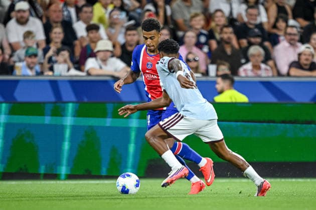 Desire Doue (Paris Saint-Germain FC) and Ian Maatsen (Aston Villa) battle for the ball during the UEFA Super Cup 2026 match between Paris Saint-Germain and Aston Villa at Stadion Salzburg on August 12, 2026 in Salzburg, Austria. (Photo by Harry Langer DeFodi Images) - *** Desire Doue of Paris Saint-Germain FC and Ian Maatsen of Aston Villa battle for the ball during the 2026 UEFA Super Cup match between Paris Saint-Germain and Aston Villa at Stadion Salzburg on August 12, 2026, in Salzburg, Austria. Photo by Harry Langer, DeFodi Images