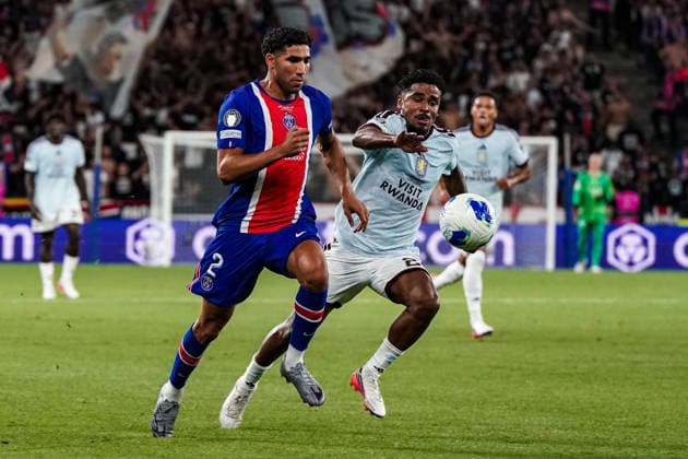 Fussball: Österreich: UEFA Super Cup 2025 2026 - Finale, 12.08.2026 - Paris Saint-Germain (Frankreich) vs. Aston Villa (England) - Stadion Salzburg (Salzburg, Österreich); Achraf Hakimi (PSG), Ian Maatsen (Aston Villa) *** Soccer Austria UEFA Super Cup 2025 2026 Final, August 12, 2026 Paris Saint-Germain (France) vs. Aston Villa (England) Salzburg Stadium, Salzburg, Austria Achraf Hakimi (PSG), Ian Maatsen (Aston Villa) Copyright: xLUKAxKOLANOVICx