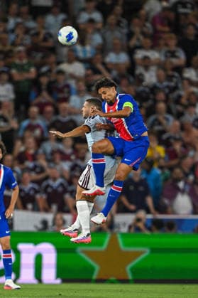 SOCCER - UEFA Super Cup, PSG vs Aston Villa SALZBURG,AUSTRIA,12.AUG.26 - SOCCER - UEFA Super Cup, Paris Saint-Germain vs Aston Villa FC. Image shows Ousmane Dembele (PSG) and Marquinhos (PSG).  GEPAxpictures xDanielxSchoenherr