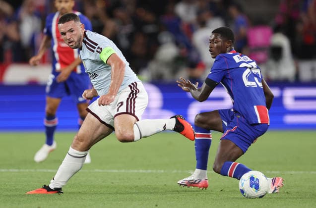 McGinn John - Nuno Mendes , PSG-Aston Villa , UEFA Super Cup Finale , , Fußball , in der Red Bull Arena Stadion in Salzburg , Österreich . August 12 , 2026 . Photo by: Davide Elias IPA Photo Pressefoto DENL Copyright: xDavidexEliasx