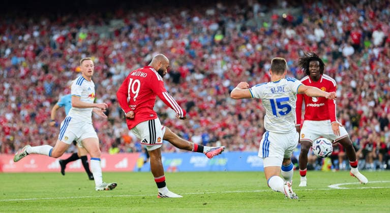 Manchester United, ManU vs Leeds United, Croke Park, Dublin 12 8 2026 Manchester United™s Bryan Mbeumo with Jaka Bijol of Leeds Bryan Mbeumo with Jaka Bijol 12 8 2026  Copyright: xx RB2_9577