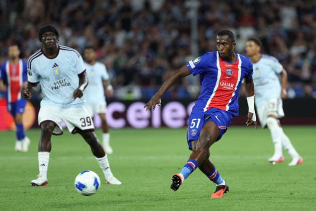 Paris Saint-Germain v Aston Villa FC - UEFA Super Cup 2026 Willian Pacho of Paris Saint-Germain is seen in action with the ball during the 2026 UEFA Super Cup Final match between Paris Saint-Germain and Aston Villa FC at Stadion Salzburg on August 12, 2026 in Salzburg, Austria. Salzburg Stadion Salzburg Salzburg Austria Copyright: xYigitxOermex xPsxImagesxYigitxOermex xPsxImagesx