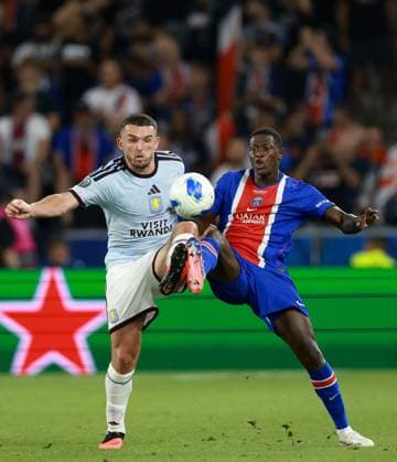 John McGinn of Aston Villa and Nuno Mendes of Paris Saint-Germain Paris St Germain v Aston Villa, UEFA Super Cup Final, Football, Red Bull Arena, Salzburg, Austria - 12 Aug 2026Salzburg Red Bull Arena, Austria  Copyright: xJamesxMarsh Shutterstockx 17064758dc