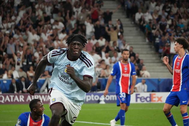 Fussball: Österreich: UEFA Super Cup 2026 - Finale, 12.08.2026 - Paris Saint-Germain (PSG - Frankreich) vs. Aston Villa FC (England) - Stadion Salzburg (Salzburg, Österreich); Brian Madjo (Aston Villa FC) mit dem Tor zum 1:1 - Jubel, Torjubel *** Soccer Austria UEFA Super Cup 2026 Final, August 12, 2026 Paris Saint-Germain (PSG) France vs. Aston Villa FC England Salzburg Stadium, Salzburg, Austria Brian Madjo of Aston Villa FC celebrates scoring the goal that tied the game at 1–1, goal celebration Copyright: xLukasxBierederx