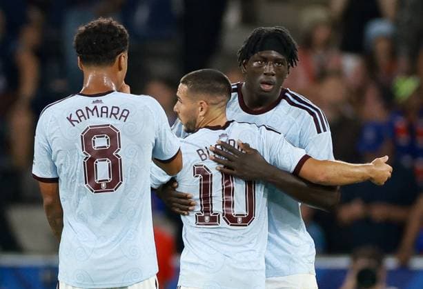 Brian Madjo of Aston Villa celebrates their goal with team-mates, 1-1 Paris St Germain v Aston Villa, UEFA Super Cup Final, Football, Red Bull Arena, Salzburg, Austria - 12 Aug 2026Salzburg Red Bull Arena, Austria  Copyright: xJamesxMarsh Shutterstockx 17064758dg