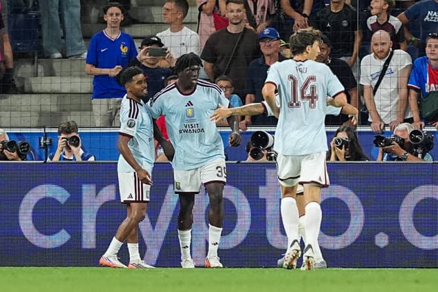 12.08.2026, xydrx, Fußball, UEFA Super Cup, Finale, Paris Saint-Germain - Aston Villa, Saison 2026 2027, Red Bull Arena: Torjubel nach dem Tor zum 1:1 für Aston Villa durch Torschütze Brian Madjo (Aston Villa, 39) zusammen mit Ian Maatsen (Aston Villa, 22) und Pau Torres (Aston Villa, 14) und Joao Gomes (Aston Villa, 35) Regulations prohibit any use of photographs as image sequences and or quasi-video. *** August 12, 2026, xydrx, Soccer, UEFA Super Cup, Final, Paris Saint-Germain vs. Aston Villa, 2026–2027 season, Red Bull Arena: Celebrations after Aston Villa’s 1–1 goal scored by Brian Madjo (Aston Villa, 39), alongside Ian Maatsen (Aston Villa, 22), Pau Torres (Aston Villa, 14), and Joao Gomes (Aston Villa, 35). Regulations prohibit any use of photographs as image sequences and or quasi-video. Copyright: HMBxMedia YannisxDreimann