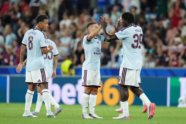 Paris Saint-Germain v Aston Villa - UEFA Super Cup 2026 Brian Madjo of Aston Villa celebrates with team mates after scoring during the UEFA Super Cup Final match between Paris Saint-Germain FC and Aston Villa FC at Salzburg Stadium on August 12, 2026 in Salsburg, Austria Salzburg Salzburg Stadium Austria Austria Copyright: xGiuseppexMaffiax 260812_USCUPFinal_PSG-AstonVilla_GM_05039