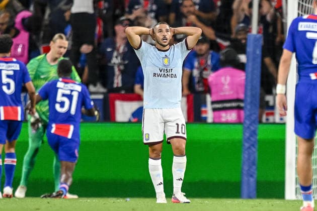 Emiliano Buendia (Aston Villa) gestures looks dejected during the UEFA Super Cup 2026 match between Paris Saint-Germain and Aston Villa at Stadion Salzburg on August 12, 2026 in Salzburg, Austria. (Photo by Harry Langer DeFodi Images) - *** Emiliano Buendia of Aston Villa looks dejected during the 2026 UEFA Super Cup match between Paris Saint-Germain and Aston Villa at Stadion Salzburg on August 12, 2026, in Salzburg, Austria. Photo by Harry Langer, DeFodi Images