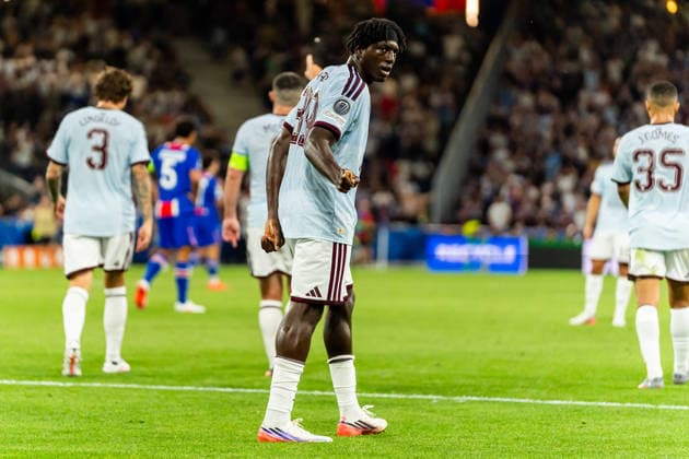 Brian Madjo celebrating his goal during the UEFA Super Cup 2026 match between Paris Saint-Germain and Aston Villa (Kazimierz Koper Ball Raw Images) Salzburg Red Bull Arena Austria Copyright: xKazimierzxKoperx KAZ_PSGvAST_227