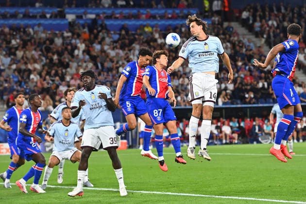Strafraumszene, Brayan MADJO (Aston Villa),MARQUINHOS (PSG),Joao NEVES (PSG), Pau TORRES (Aston Villa) Aktion,Zweikampf. Fussball UEFA Super Cup 2026 Paris Saint Germain (PSG) - Aston Villa am 12.08.2026 Red Bull Arena Salzburg *** Penalty area action, Brayan MADJO (Aston Villa), MARQUINHOS (PSG), Joao NEVES (PSG), Pau TORRES (Aston Villa) in action, tackle, soccer, 2026 UEFA Super Cup, Paris Saint-Germain (PSG) vs. Aston Villa on August 12, 2026, at Red Bull Arena, Salzburg