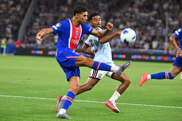 Achraf HAKIMI (PSG), Aktion,Zweikampf. Fussball UEFA Super Cup 2026 Paris Saint Germain (PSG) - Aston Villa am 12.08.2026 Red Bull Arena Salzburg *** Achraf HAKIMI (PSG), Action, Tackle, Soccer, 2026 UEFA Super Cup, Paris Saint-Germain (PSG) vs. Aston Villa on August 12, 2026, Red Bull Arena, Salzburg