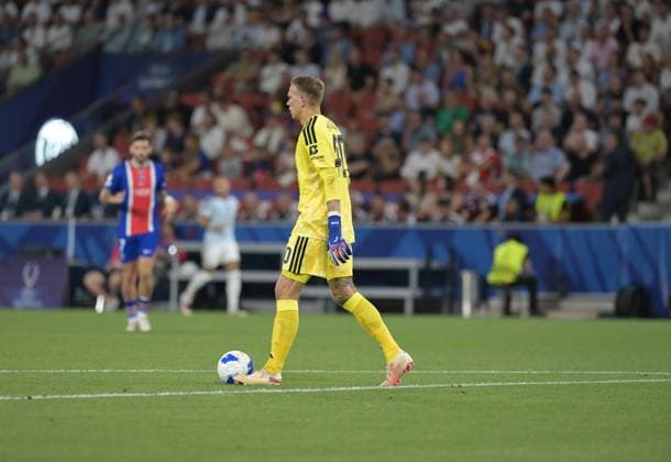 2026 UEFA Super Cup, football match between Paris Saint-Germain vs Aston Villa, Red Bull Arena, Salzburg, Austria, 12.08.2026. Marco Bizot ( 40 Aston Villa) seen in action during 2026 UEFA Super Cup, football match between Paris Saint-Germain vs Aston Villa, Red Bull Arena, Salzburg, Austria, 12.08.2026. *** 2026 UEFA Super Cup, soccer match between Paris Saint-Germain and Aston Villa, Red Bull Arena, Salzburg, Austria, August 12, 2026: Marco Bizot (40) of Aston Villa in action during the 2026 UEFA Super Cup soccer match between Paris Saint-Germain and Aston Villa at Red Bull Arena in Salzburg, Austria, on August 12, 2026 Copyright: xBEAUTIFULxSPORTS Stanusicx