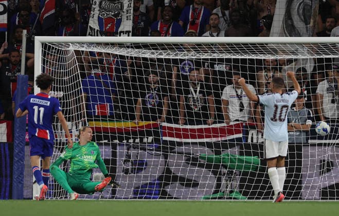 Tor 1-1 , PSG-Aston Villa , UEFA Super Cup Finale , , Fußball , in der Red Bull Arena Stadion in Salzburg , Österreich . August 12 , 2026 . Photo by: Davide Elias IPA Photo Pressefoto DENL Copyright: xDavidexEliasx