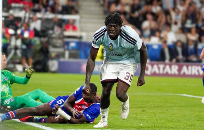Österreich: Fussball UEFA Super Cup 2026, Finale Paris Saint-Germain vs Aston Villa FC Red Bull Arena (Salzburg), 12. August 2026: Tor zum Brian Madjo (Aston Villa FC, 39) *** Austria Soccer 2026 UEFA Super Cup, Final: Paris Saint-Germain vs. Aston Villa FC, Red Bull Arena, Salzburg, August 12, 2026. Goal by Brian Madjo (Aston Villa FC), 39 Copyright: xAymanxAlahmedx