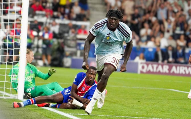 Österreich: Fussball UEFA Super Cup 2026, Finale Paris Saint-Germain vs Aston Villa FC Red Bull Arena (Salzburg), 12. August 2026: Tor zum Brian Madjo (Aston Villa FC, 39) *** Austria Soccer 2026 UEFA Super Cup, Final: Paris Saint-Germain vs. Aston Villa FC, Red Bull Arena, Salzburg, August 12, 2026. Goal by Brian Madjo (Aston Villa FC), 39 Copyright: xAymanxAlahmedx