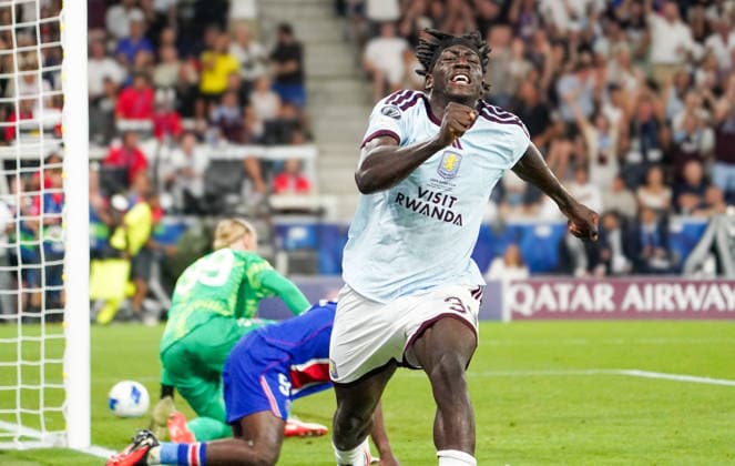 Österreich: Fussball UEFA Super Cup 2026, Finale Paris Saint-Germain vs Aston Villa FC Red Bull Arena (Salzburg), 12. August 2026: Tor und Torjubel zum Brian Madjo (Aston Villa FC, 39) *** Austria Soccer 2026 UEFA Super Cup, Final: Paris Saint-Germain vs. Aston Villa FC at Red Bull Arena, Salzburg, August 12, 2026—Goal and goal celebration by Brian Madjo of Aston Villa FC, 39 Copyright: xAymanxAlahmedx