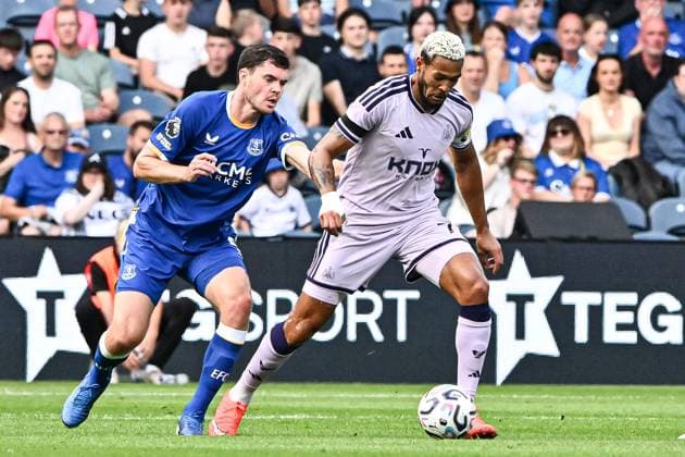 Newcastle United v Everton Pre-Season Friendly Joelinton of Newcastle United and Michael Keane of Everton during the Pre-Season Friendly match at Scottish Gas Murrayfield Stadium, Edinburgh 12 08 2026 UK Newspapers OUT Copyright: xJamiexJohnstonx FIL-23757-0222