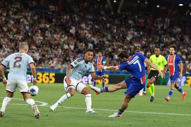 Paris Saint Germain v Aston Villa - UEFA Super Cup - Stadio Salzburg Salzburg, Austria, 12th August 2026. Khvicha Kvaratskhelia of PSG scores to give the side a 1-0 lead during the Paris Saint Germain vs Aston Villa UEFA Super Cup match at Stadion Salzburg, Salzburg. Picture credit should read: Jonathan Moscrop Salzburg Stadion Salzburg Austria