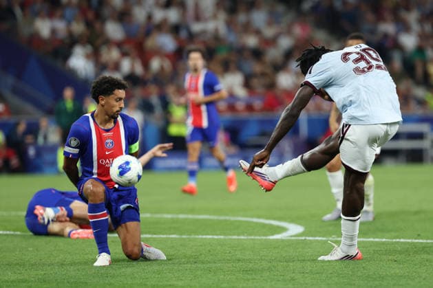 Paris Saint-Germain v Aston Villa FC - UEFA Super Cup 2026 Brian Madjo of Aston Villa shots at goal during the 2026 UEFA Super Cup Final match between Paris Saint-Germain and Aston Villa FC at Stadion Salzburg on August 12, 2026 in Salzburg, Austria. Salzburg Stadion Salzburg Salzburg Austria Copyright: xYigitxOermex xPsxImagesxYigitxOermex xPsxImagesx