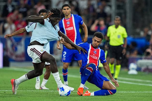 12.08.2026, xydrx, Fußball, UEFA Super Cup, Finale, Paris Saint-Germain - Aston Villa, Saison 2026 2027, Red Bull Arena: Brian Madjo (Aston Villa, 39) im Zweikampf gegen Desire Doue (Paris Saint-Germain, 14) Regulations prohibit any use of photographs as image sequences and or quasi-video. *** August 12, 2026, xydrx, Soccer, UEFA Super Cup, Final, Paris Saint-Germain vs. Aston Villa, 2026–2027 season, Red Bull Arena, Brian Madjo (Aston Villa), No. 39 in a tackle against Desire Doue (Paris Saint-Germain), No. 14. Regulations prohibit any use of photographs as image sequences and or quasi-video. Copyright: HMBxMedia YannisxDreimann