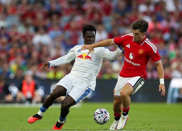 Football - 2026 2027 pre-season friendly - Manchester United, ManU vs. Leeds United - Croke Park, Dublin - Wednesday 12th August 2026 Leeds United s Wilfried Gnonto in action against Manchester United s Harry Amass 