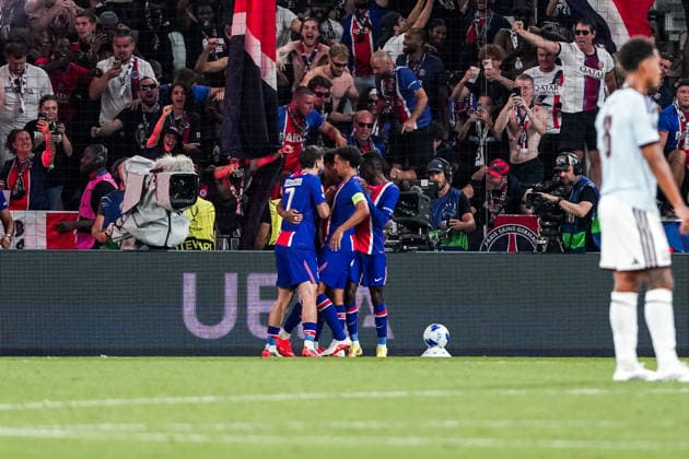 Fussball: Österreich: UEFA Super Cup 2025 2026 - Finale, 12.08.2026 - Paris Saint-Germain (Frankreich) vs. Aston Villa (England) - Stadion Salzburg (Salzburg, Österreich); PSG bejubelt das Tor zum 2-1 durch Desire Doue (PSG) *** Soccer Austria UEFA Super Cup 2025–2026 Final, August 12, 2026, Paris Saint-Germain (France) vs. Aston Villa (England), Salzburg Stadium, Salzburg, Austria; PSG celebrates the 2–1 goal scored by Desire Doue, PSG Copyright: xLUKAxKOLANOVICx