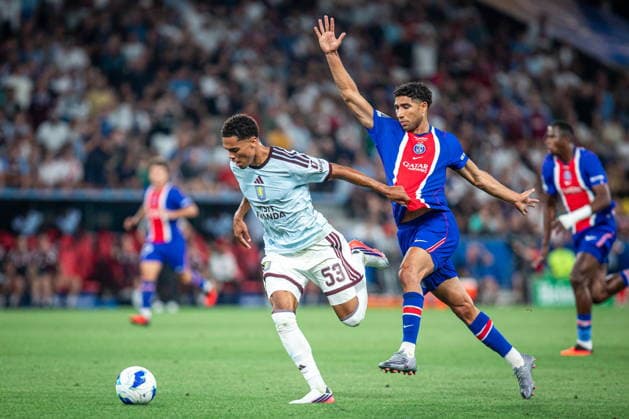 2026.08.12 Salzburg Pilka Nozna, Superpuchar UEFA 2026 PSG - Aston Villa N z Hemmings Hakimi Foto Mateusz Porzucek PressFocus 2026.08.12 Salzburg Football, UEFA Super Cup 2026 Paris Saint-Germain F.C. - Aston Villa PSG - Aston Villa Hemmings Hakimi Credit: Mateusz Porzucek PressFocus NEWSPIX.PL --- newspix.pl POLAND OUT! 