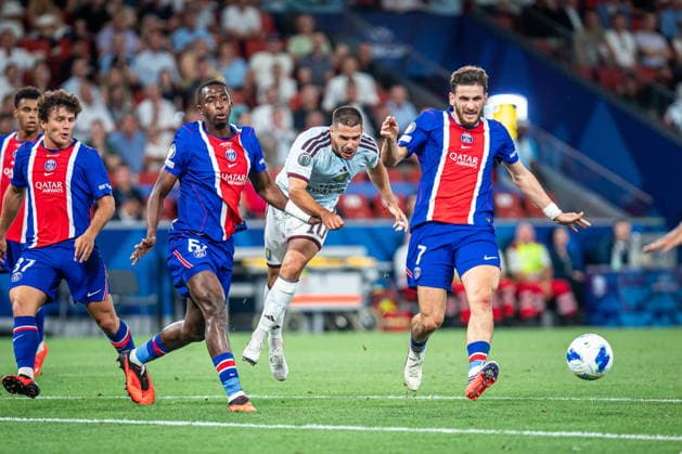 2026.08.12 Salzburg Pilka Nozna, Superpuchar UEFA 2026 PSG - Aston Villa N z Emiliano Buendia Khvicha Kvaratskhelia Foto Mateusz Porzucek PressFocus 2026.08.12 Salzburg Football, UEFA Super Cup 2026 Paris Saint-Germain F.C. - Aston Villa PSG - Aston Villa Emiliano Buendia Khvicha Kvaratskhelia Credit: Mateusz Porzucek PressFocus NEWSPIX.PL --- newspix.pl POLAND OUT! 