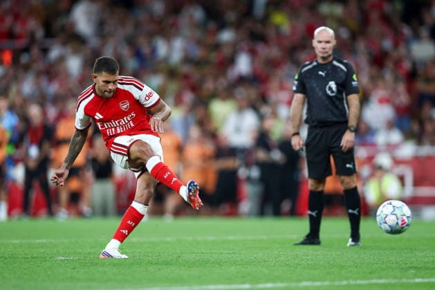 Arsenal v Como, Pre-Season Friendly Bruno Guimaraes of Arsenal scores a penalty, watched by Referee Paul Tierney, after the Arsenal v Como Pre-Season Friendly match at the Emirates Stadium, London, England on 12 August 2026 Credit: Ian Stephen Every Second Media Editorial use only. All images are copyright Every Second Media Limited. No images may be reproduced without prior permission. Copyright: xIMAGO EveryxSecondxMediax ESM-2089-0043 IanxStephenx xEveryxSecondxMediax